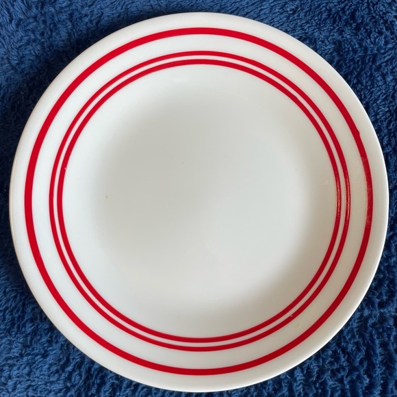 Corelle Vitrelle CLASSIC CAFE RED Bread/Dessert Plates 3 Rings Bands 6.75” Qty 3 - Picture 4 of 5
